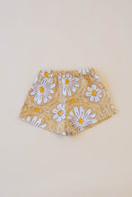 Load image into Gallery viewer, BOX LINEN SHORT, YELLOW FLORAL
